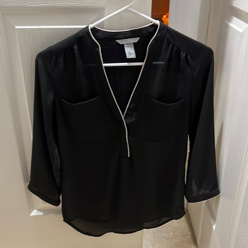 Black and white H&M blouse